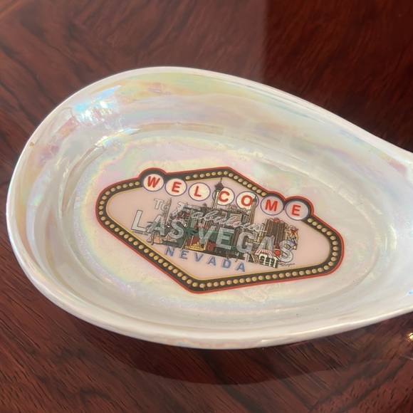 Vintage “Welcome To Fabulous Las Vegas Nevada” Iridescent Ceramic Spoon Rest - Picture 2 of 7